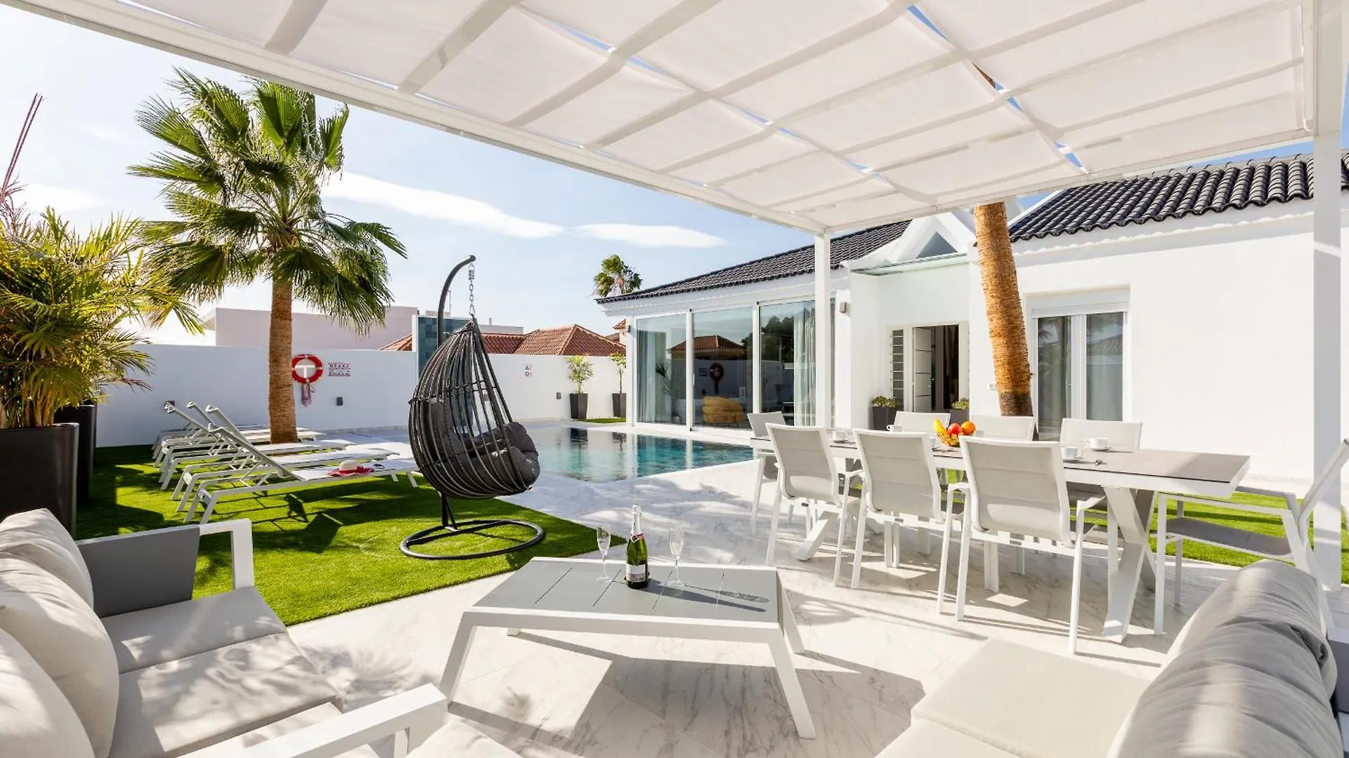 度假居 Villa Nicole Wifi, Gym, Heated Pool 卡亚俄萨尔瓦赫