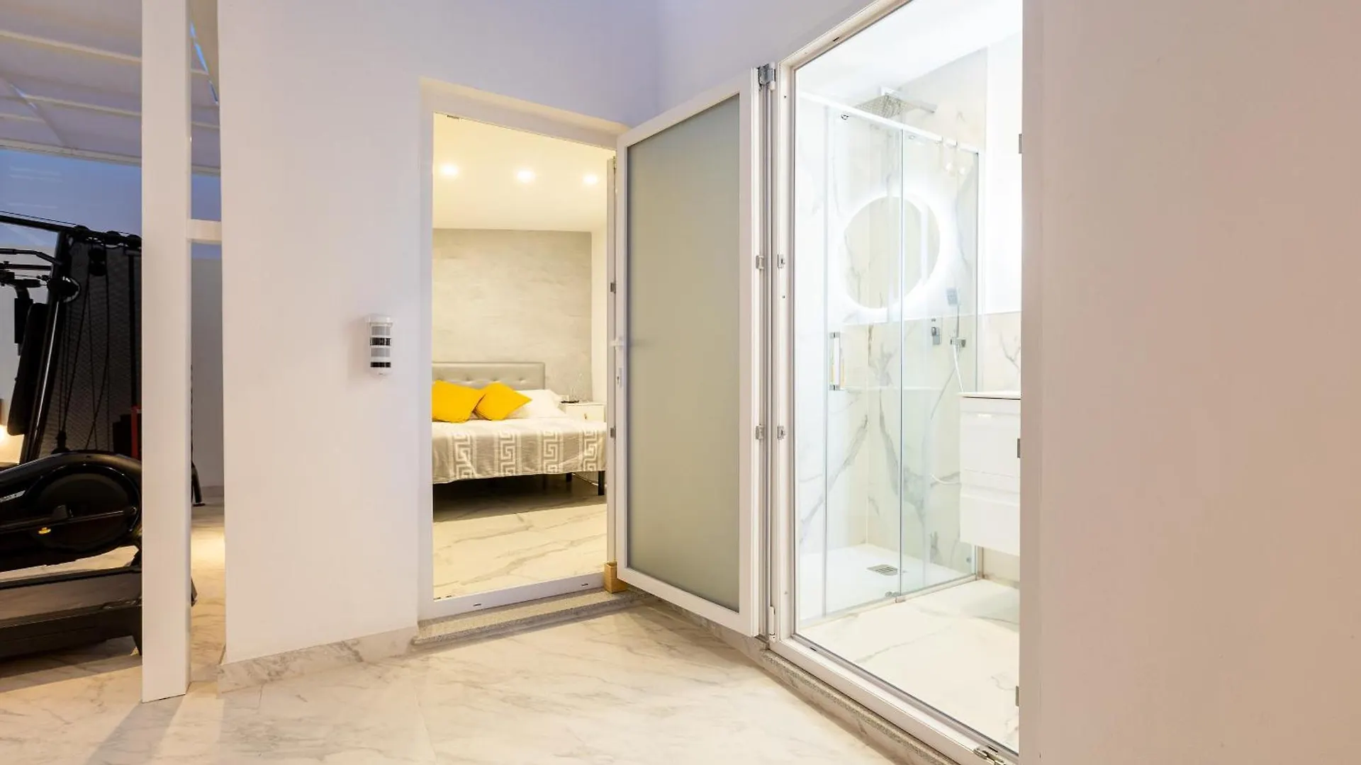 度假居 Villa Nicole Wifi, Gym, Heated Pool 卡亚俄萨尔瓦赫